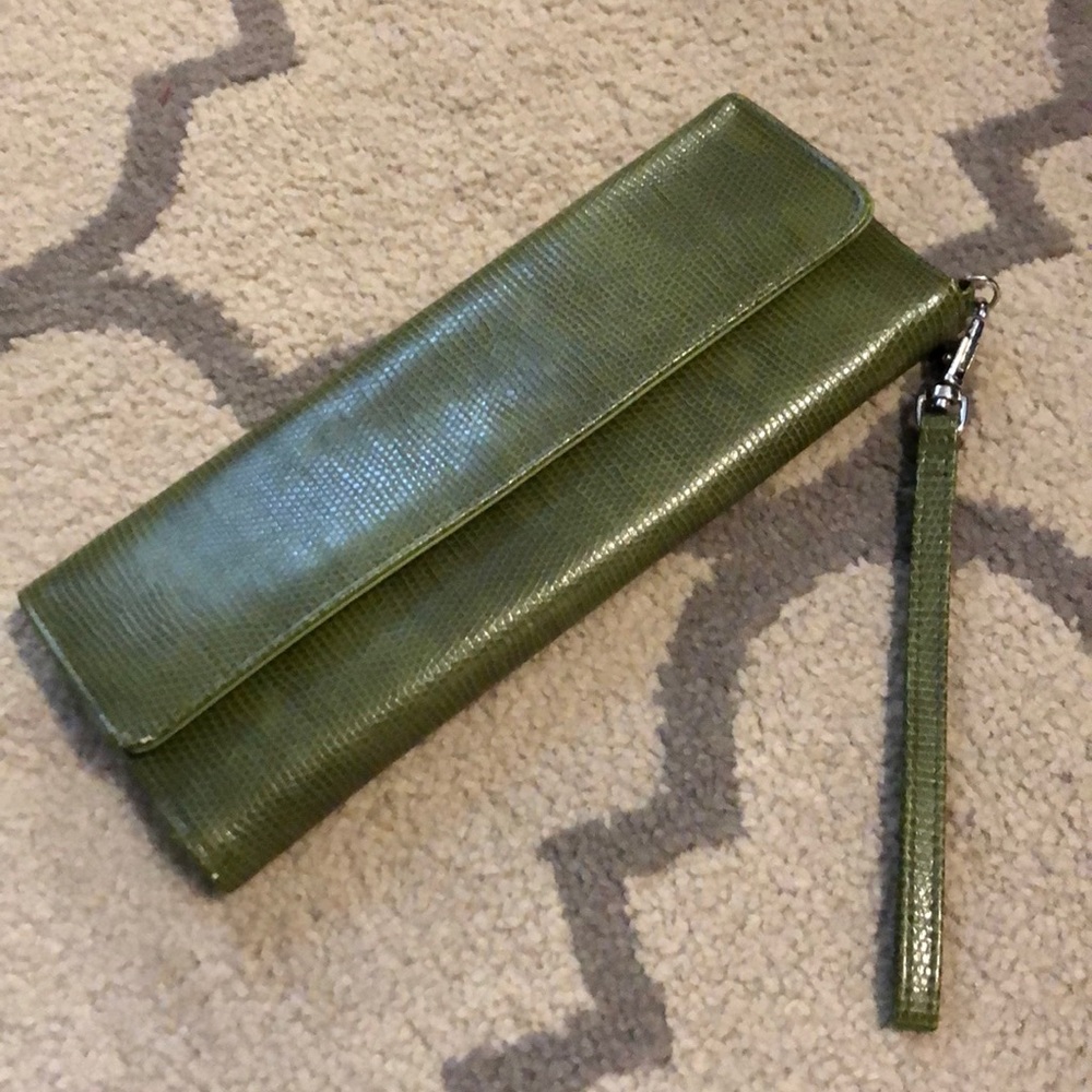 Wristlet wallet
